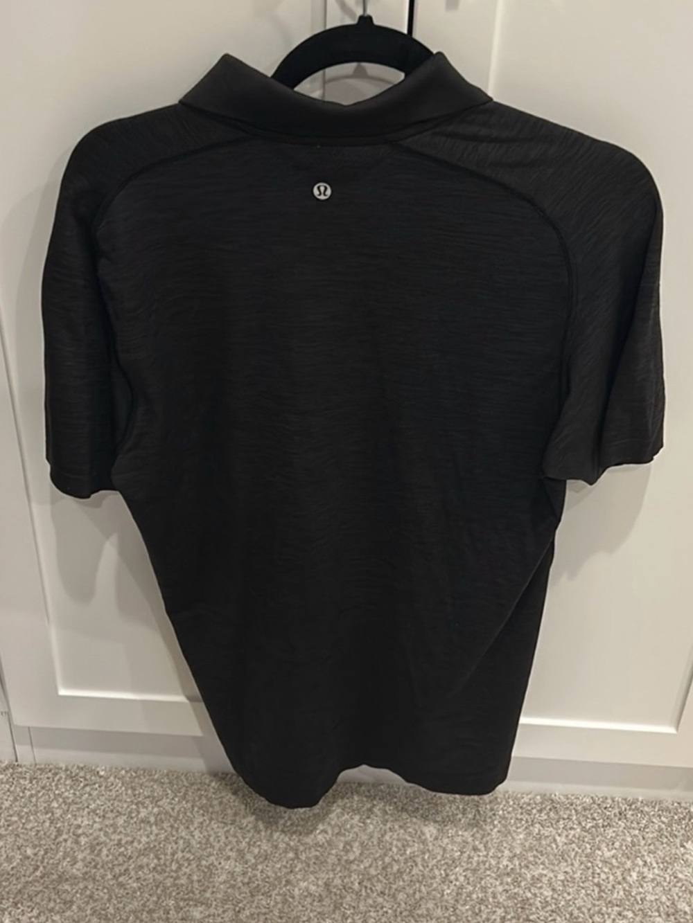 Men's lululemon Evolution Black heather Polo Shirt. Size M. Great condition. - Picture 5 of 5